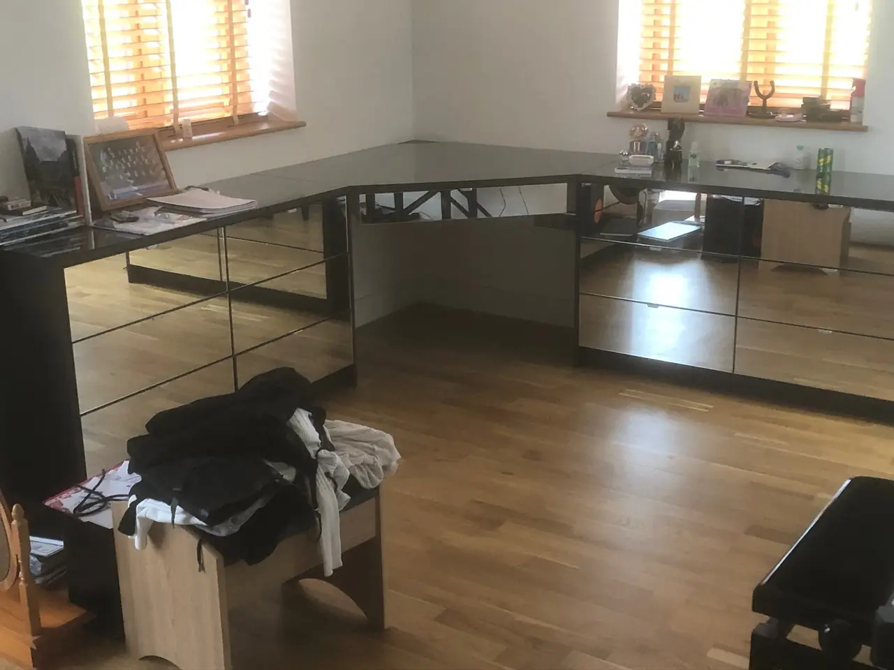 Fitted corner desk and dressing table with mirrored fronts and drawers
