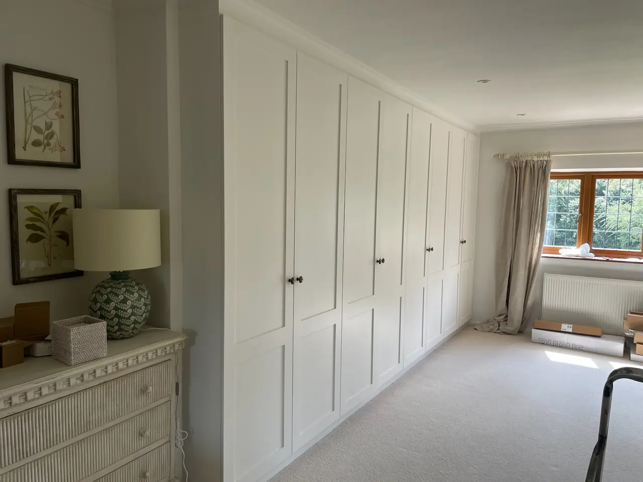 Wardrobe white shaker fitted bedroom chest drawers, made and fitted by Sussex Design Interiors